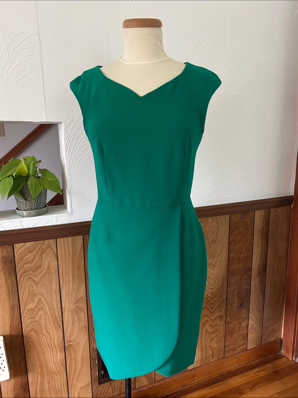 The Limited Emerald Green Cap-Sleeve Midi Sheath Dress